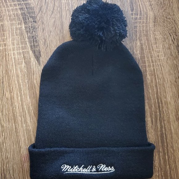 Toronto Raptors Toque - Picture 2 of 2